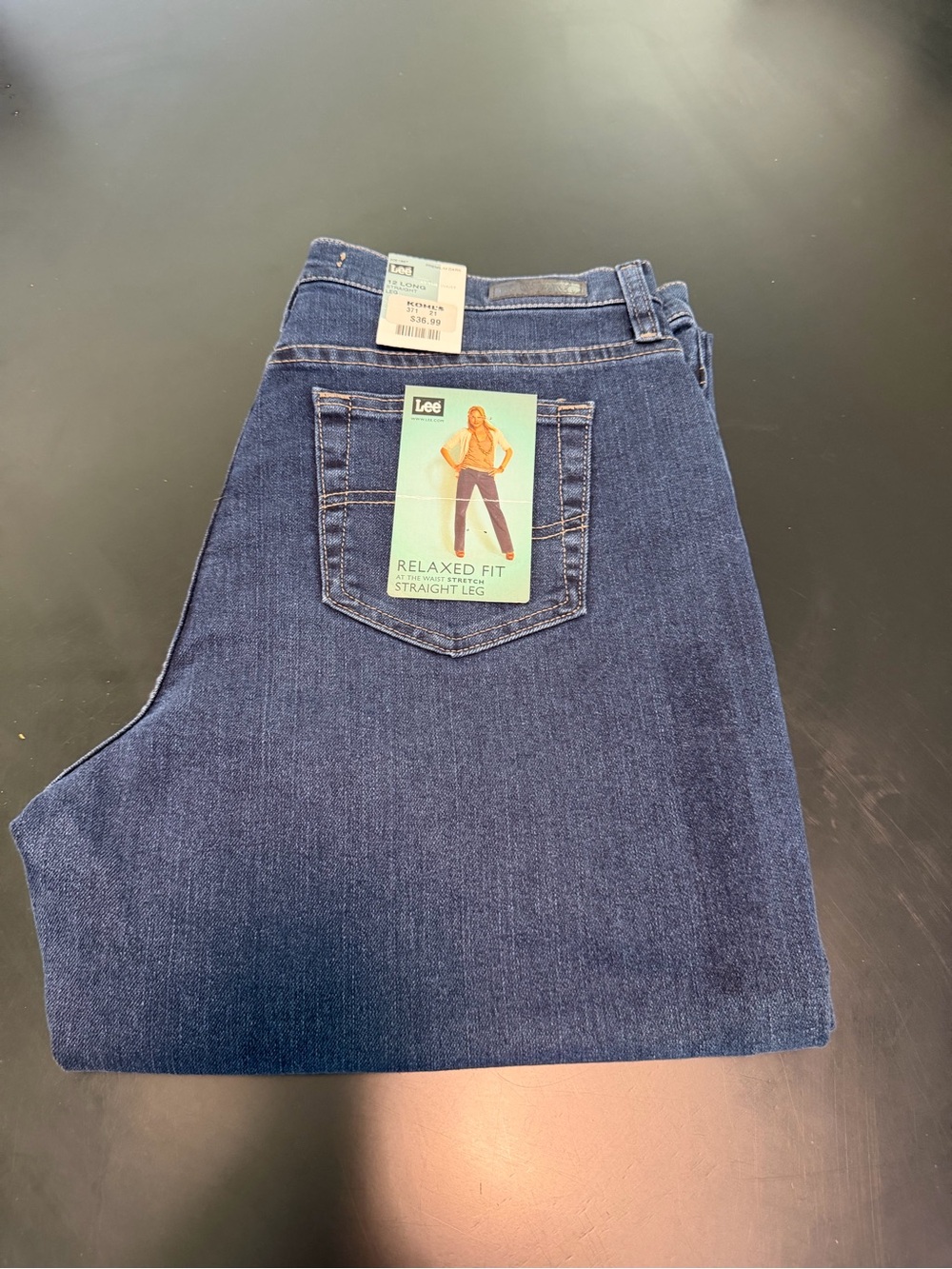 NWT Lee Relaxed Fit Stretch Straight Leg Jeans 12 Long Medium Wash